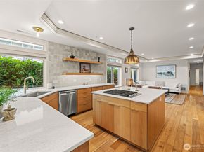 225 2nd Street S D4, Kirkland WA 98033