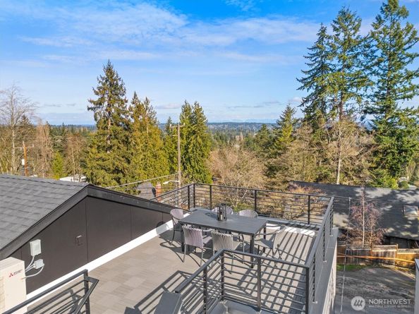 1261 NE 100th Street, Seattle WA 98125