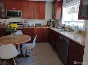 9534 palatine Avenue N, Seattle WA 98103