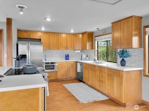 902 7th Avenue S, Edmonds WA 98020