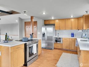 902 7th Avenue S, Edmonds WA 98020