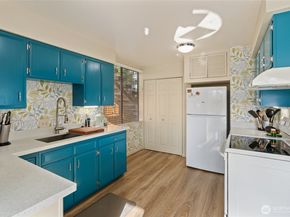 561 Lee Street, Seattle WA 98109