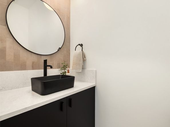 822 165th Avenue NE, Bellevue WA 98008