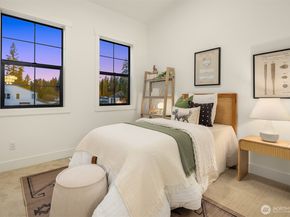 822 165th Avenue NE, Bellevue WA 98008