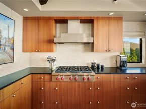 1640 Magnolia Boulevard W, Seattle WA 98199