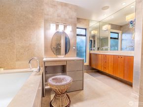 1640 Magnolia Boulevard W, Seattle WA 98199