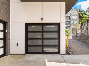 1918 5th Avenue N B, Seattle WA 98109