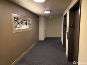 4547 8th Avenue NE 414, Seattle WA 98105