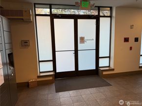 4547 8th Avenue NE 414, Seattle WA 98105