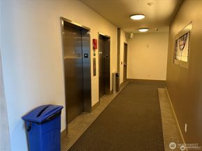 4547 8th Avenue NE 414, Seattle WA 98105