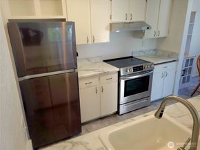 18100 15th Avenue NE C218, Shoreline WA 98155