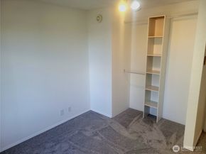 18100 15th Avenue NE C218, Shoreline WA 98155