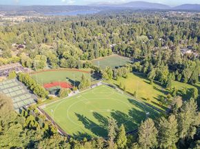 14820 NE 70th Court, Redmond WA 98052