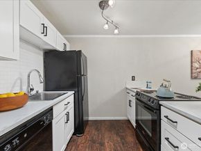 19855 25th Avenue NE 207, Shoreline WA 98155