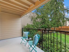 19855 25th Avenue NE 207, Shoreline WA 98155