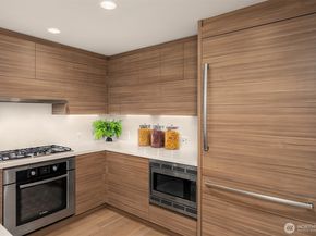 588 Bell Street 2502S, Seattle WA 98121