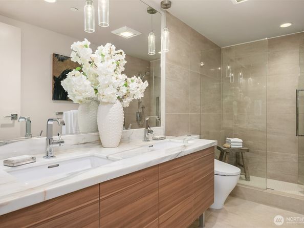 588 Bell Street 2502S, Seattle WA 98121