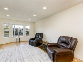 4003 NE 6th Court, Renton WA 98056