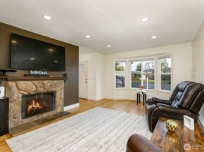 4003 NE 6th Court, Renton WA 98056