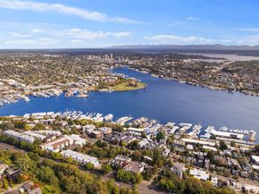 559 McGraw Street 402, Seattle WA 98109