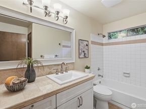 23038 NE 19th Drive, Sammamish WA 98074