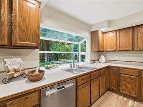 23038 NE 19th Drive, Sammamish WA 98074
