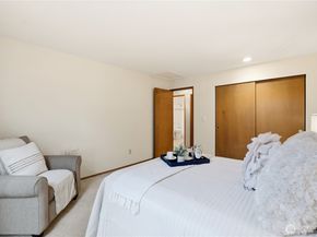 23038 NE 19th Drive, Sammamish WA 98074