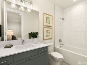 836 130th Avenue NE, Bellevue WA 98005