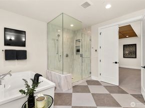 836 130th Avenue NE, Bellevue WA 98005