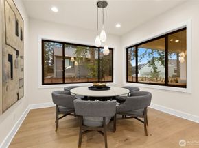 836 130th Avenue NE, Bellevue WA 98005