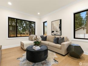 836 130th Avenue NE, Bellevue WA 98005