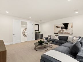 836 130th Avenue NE, Bellevue WA 98005