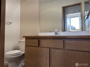 2826 NE 8th Street, Renton WA 98056