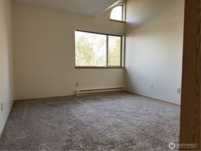 2826 NE 8th Street, Renton WA 98056