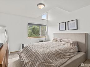 2826 NE 8th Street, Renton WA 98056