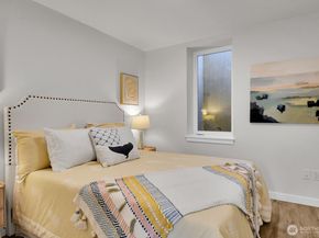 2374 Franklin Avenue E, Seattle WA 98102