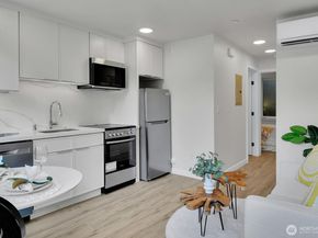 2374 Franklin Avenue E, Seattle WA 98102