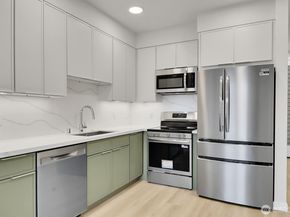 2374 Franklin Avenue E, Seattle WA 98102