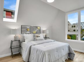 2374 Franklin Avenue E, Seattle WA 98102