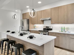 2374 Franklin Avenue E, Seattle WA 98102