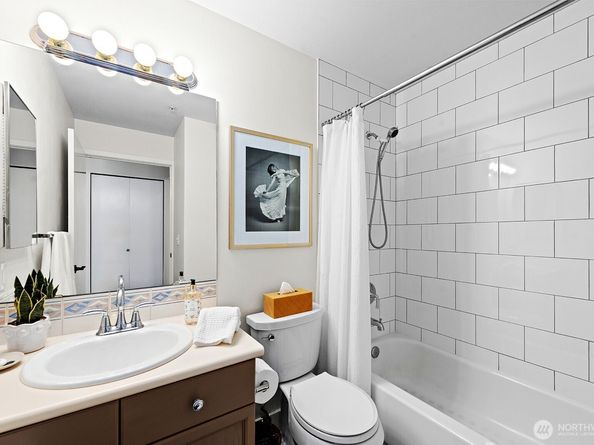 1805 Bellevue Avenue 503, Seattle WA 98122