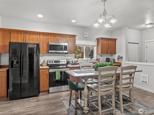 1058 43rd Court NE, Auburn WA 98002