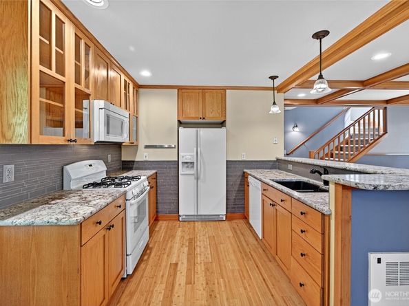 15735 Dayton Avenue N, Shoreline WA 98133