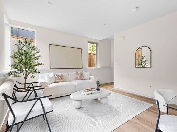 5125 S Brandon Street, Seattle WA 98118