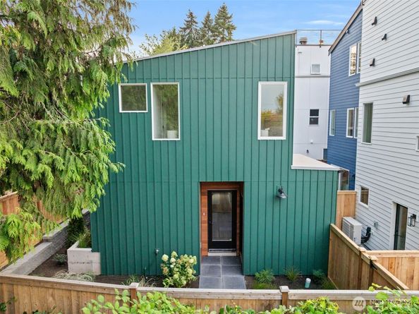 5125 S Brandon Street, Seattle WA 98118