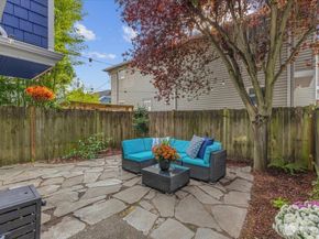 211 15th Avenue, Seattle WA 98122