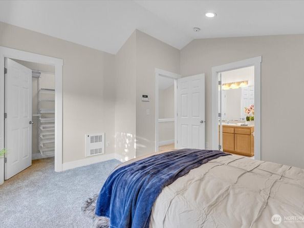 211 15th Avenue, Seattle WA 98122