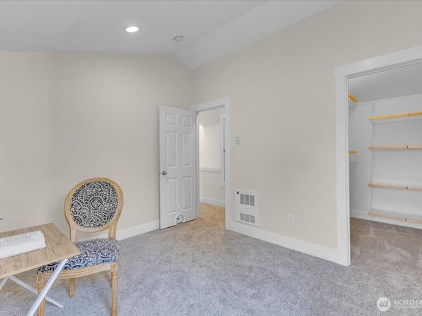 211 15th Avenue, Seattle WA 98122