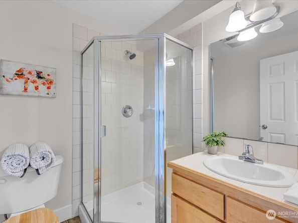 211 15th Avenue, Seattle WA 98122