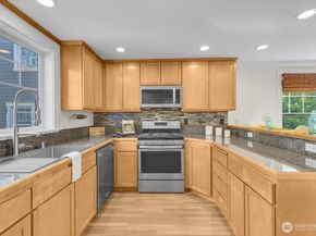 211 15th Avenue, Seattle WA 98122